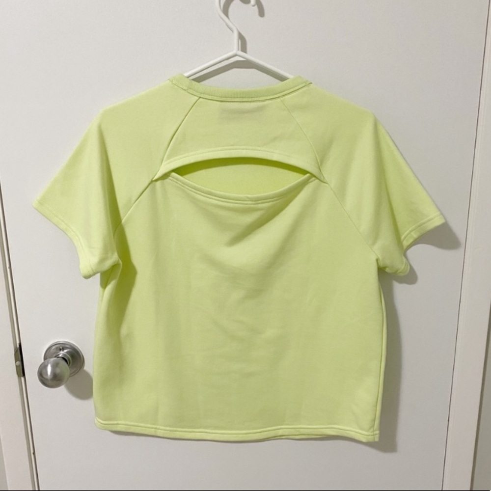 Under Armour Cut Out French Terry Short Sleeve Top Yellow, size medium